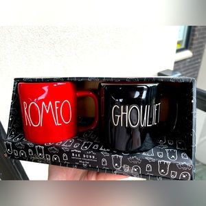 Rae Dunn Romeo and Ghouliet Mug Set